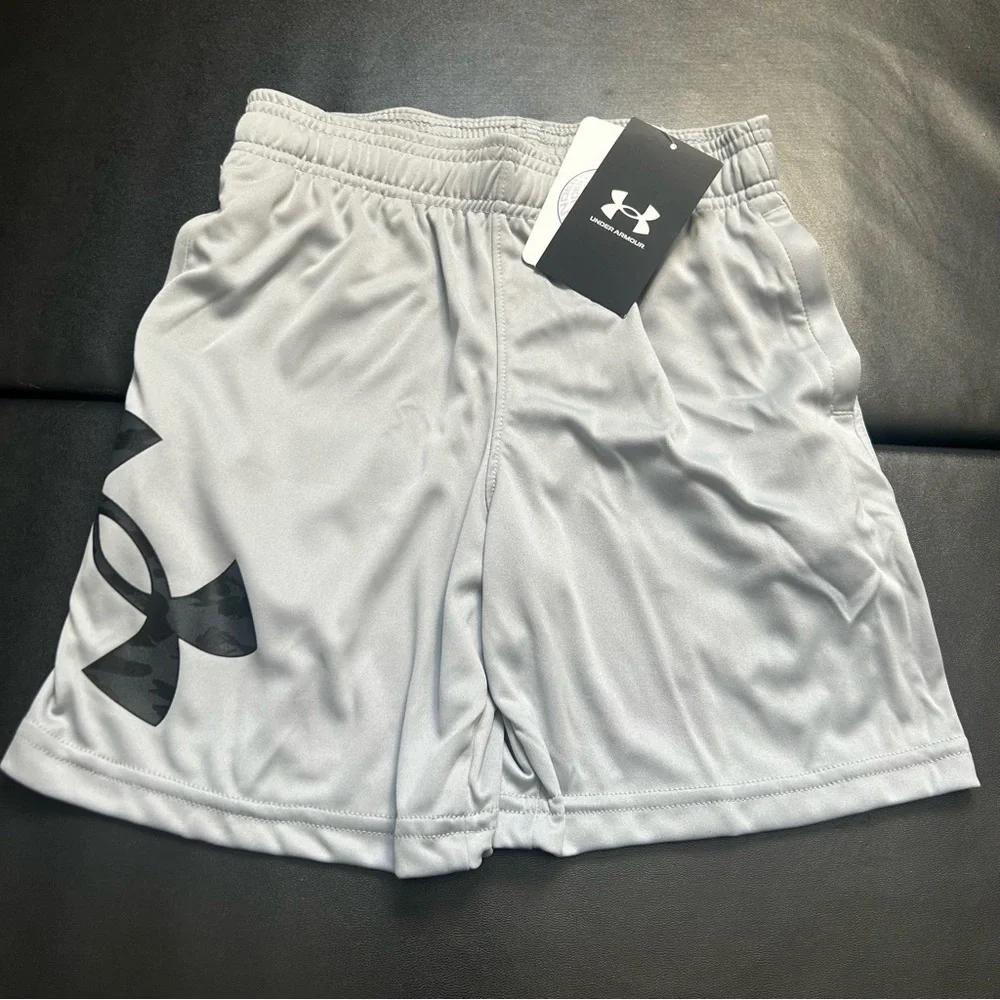 NWT Under Armour Athletic Set Boys Youth Size Small
